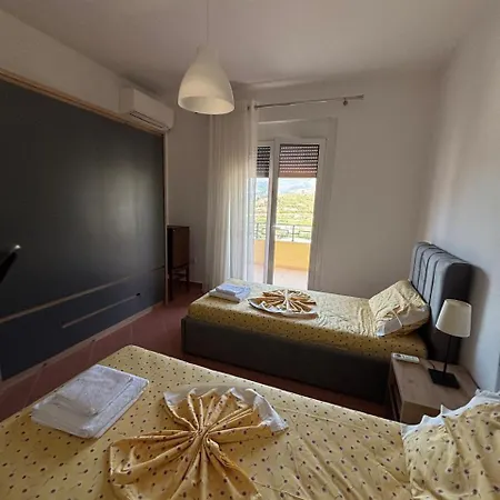 Elegant Seaview Escape Apartman *