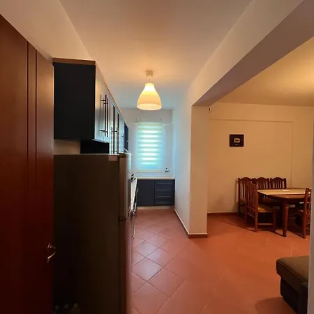 Elegant Seaview Escape Apartment *