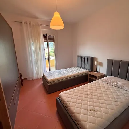 Elegant Seaview Escape Apartment *
