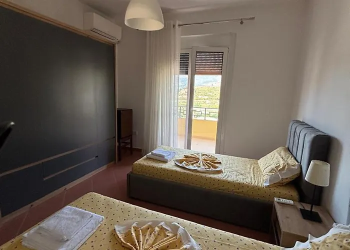 Elegant Seaview Escape Apartment *